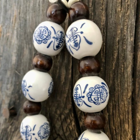 BRACELET, Pocelaine asian beads mix with wooden beads - Picture 3 of 5